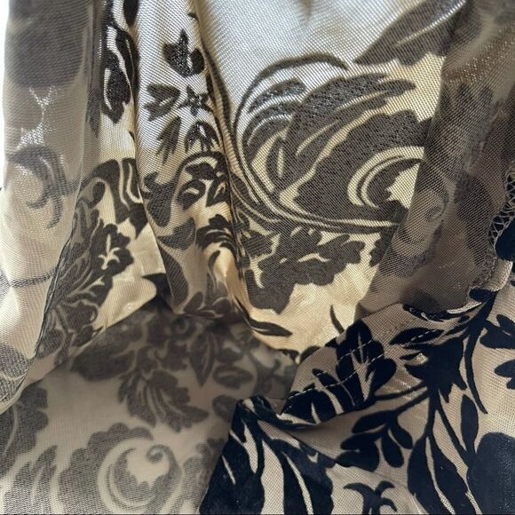 Ember Velvet Floral Lace Flare sleeve Bodysuit SMALL NWT - Picture 7 of 13